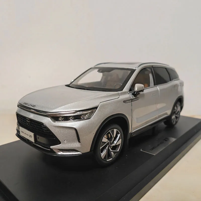 

Diecast 1:18 Scale Original 2020 SUV Beijing Automobile X7 Car BEI JING Automobile X7 Alloy Car Model Collectible Toy Gift