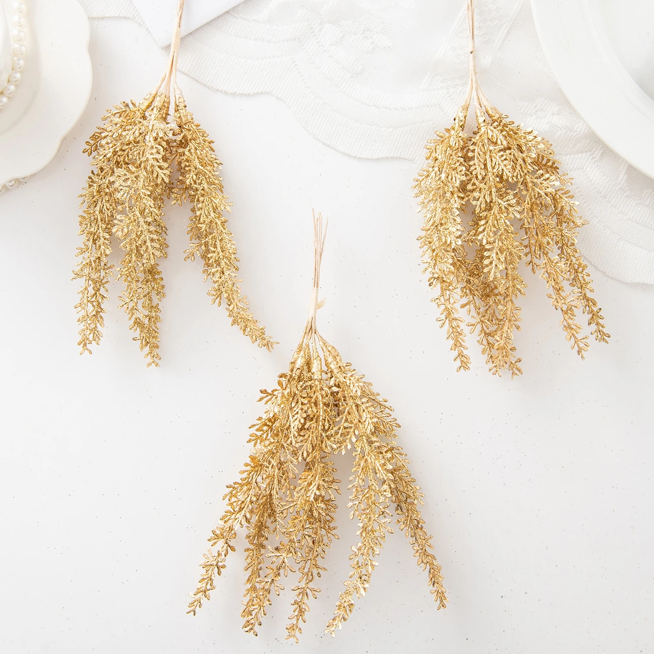 

Искусственные цветы из шелка и пластика 22 см