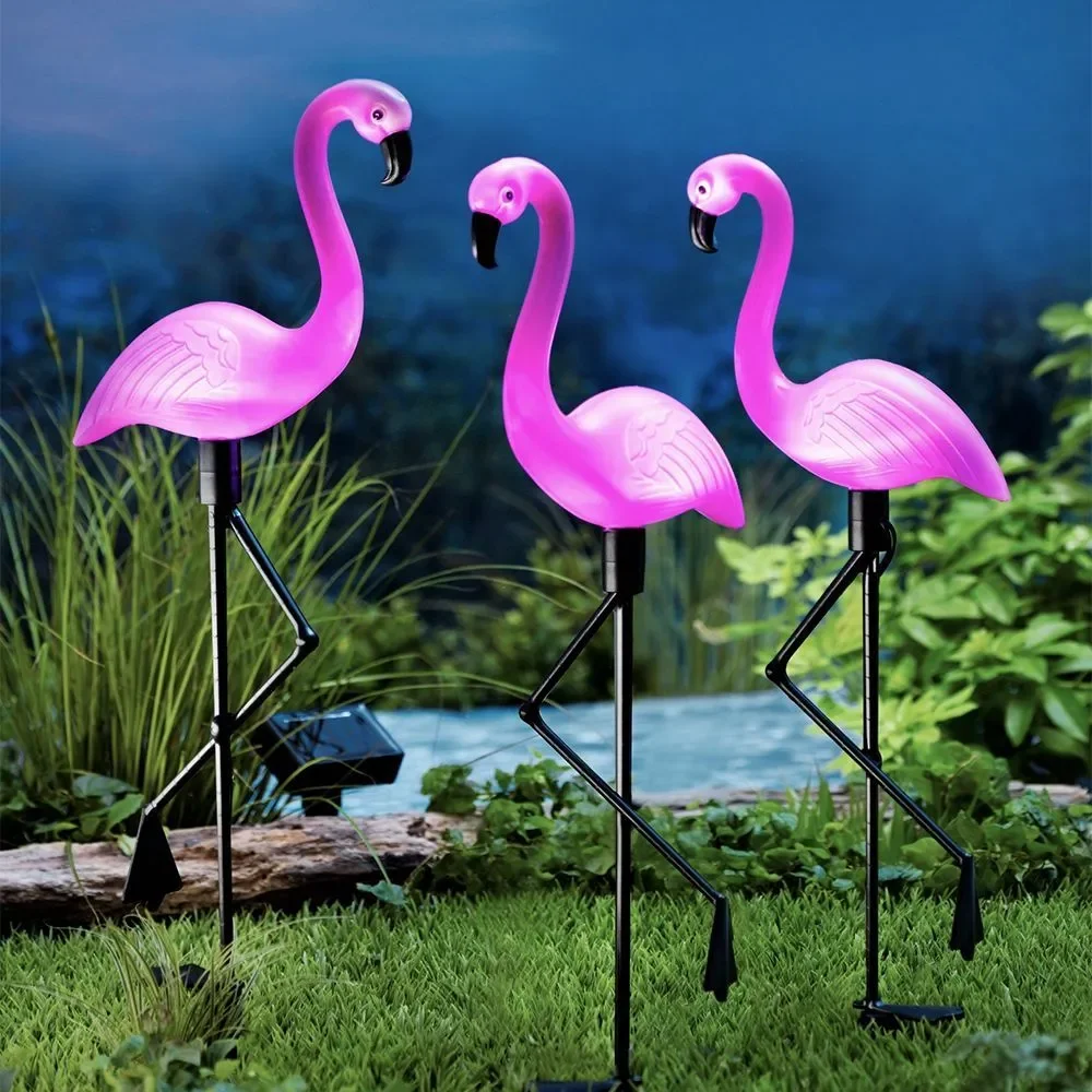 Садовые фонарики на солнечных Фламинго. Декоративный фонтан Фламинго. Розовый Фламинго декоративный. Розовый Фламинго декоративный у бассейнов. Квартиры фламинго купить