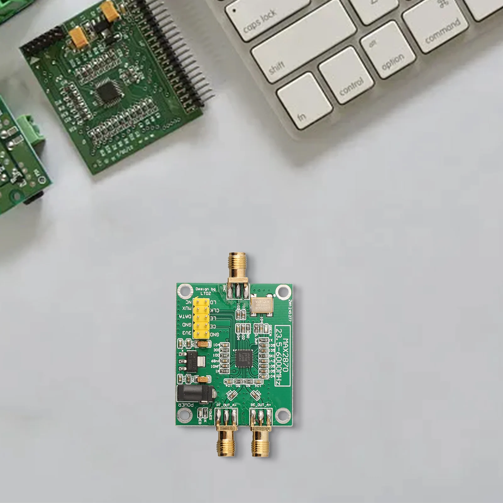 Источник радиочастотного сигнала Трехпроводное управление MAX2870 23 5-6000 МГц Модуль