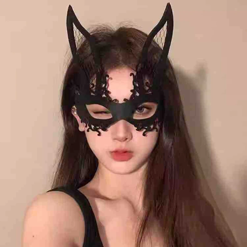 

Кружевная полумаска для женщин