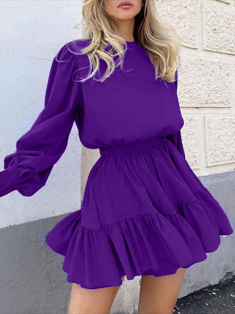 

Женское Короткое платье-трапеция с длинным рукавом-фонариком и оборками