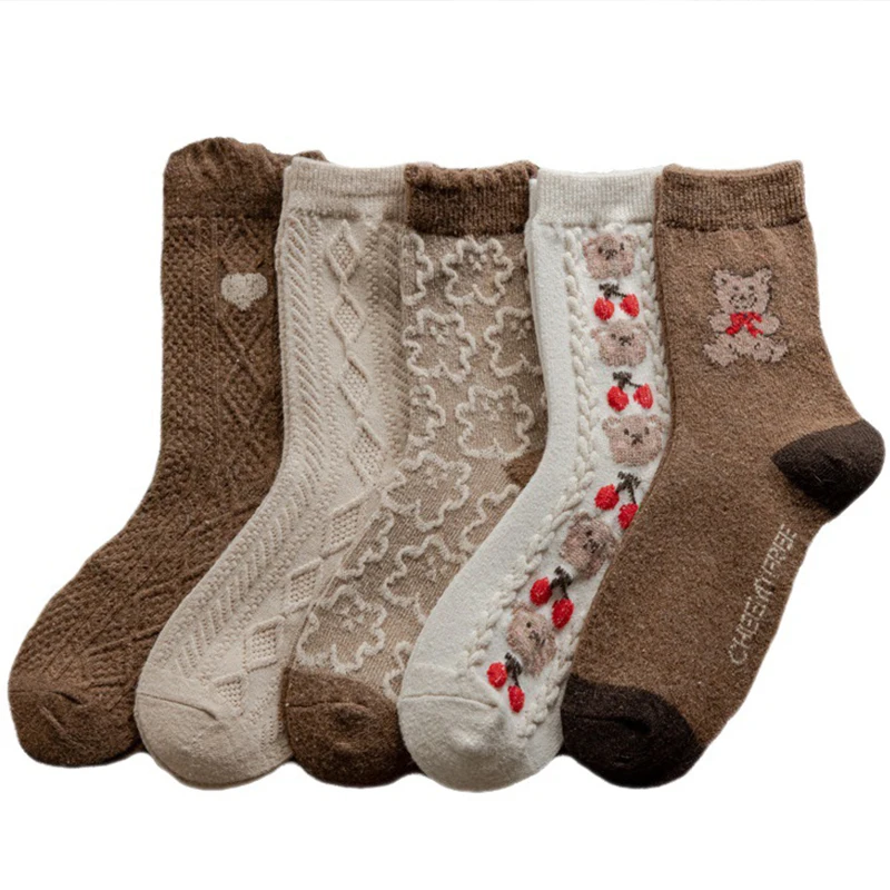 

New Fashion Women Socks Winter Plus Velvet Thicken Warm Cotton Socks Cashmere Wool Socks Girls Cute Bear Sox Thermal Long Sock