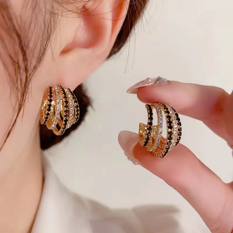 

Super Flash Fashion Exquisite Black-and-white Diamond-encrusted Multi-layer Earrings with All Kinds of Advanced Sense