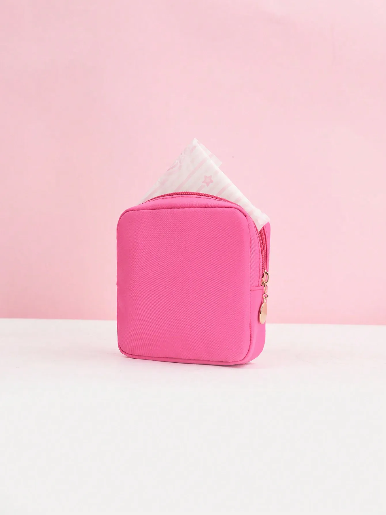 Портативный дорожный чехол для хранения гигиенических салфеток