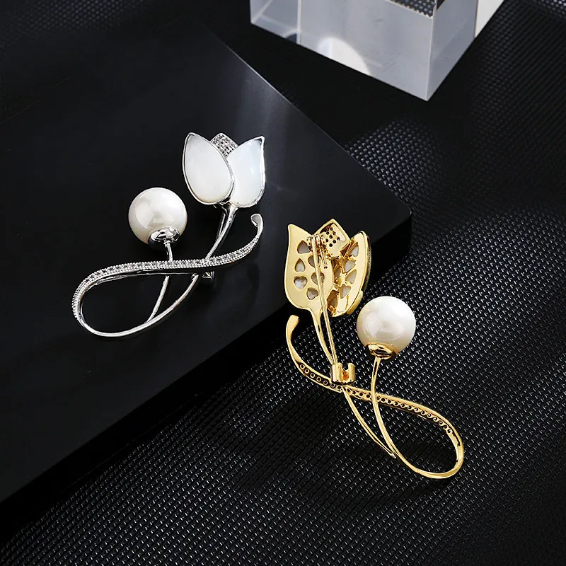 Эмалевые броши в виде тюльпанов