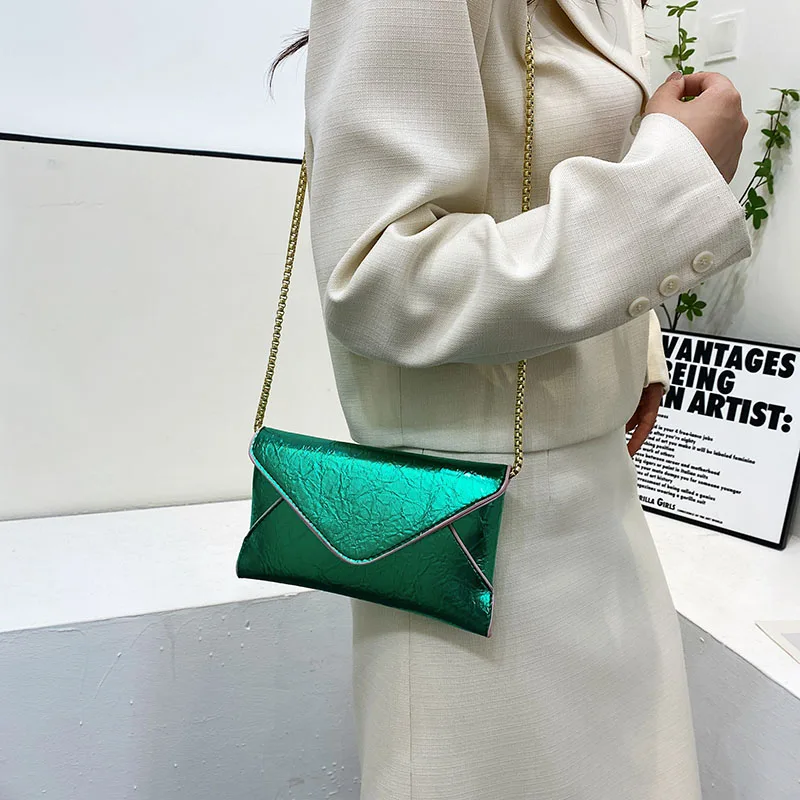 Designer Metallic Envelope Shoulder Bag Fashion Chains Crossbody Bags For Women Luxury Shiny Pu Leather Small Purses INS 2023