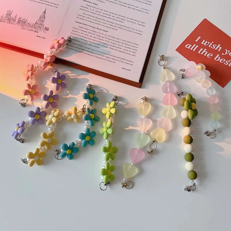 

Ins Color Jelly Daisy Love Wrist Chain Bracelet Buckle Phone Case Accessories For Iphone 11 12 13 pro max