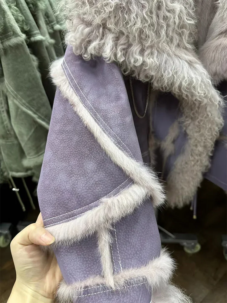 Женское короткое пальто с воротником из овечьей шерсти подкладкой натурального