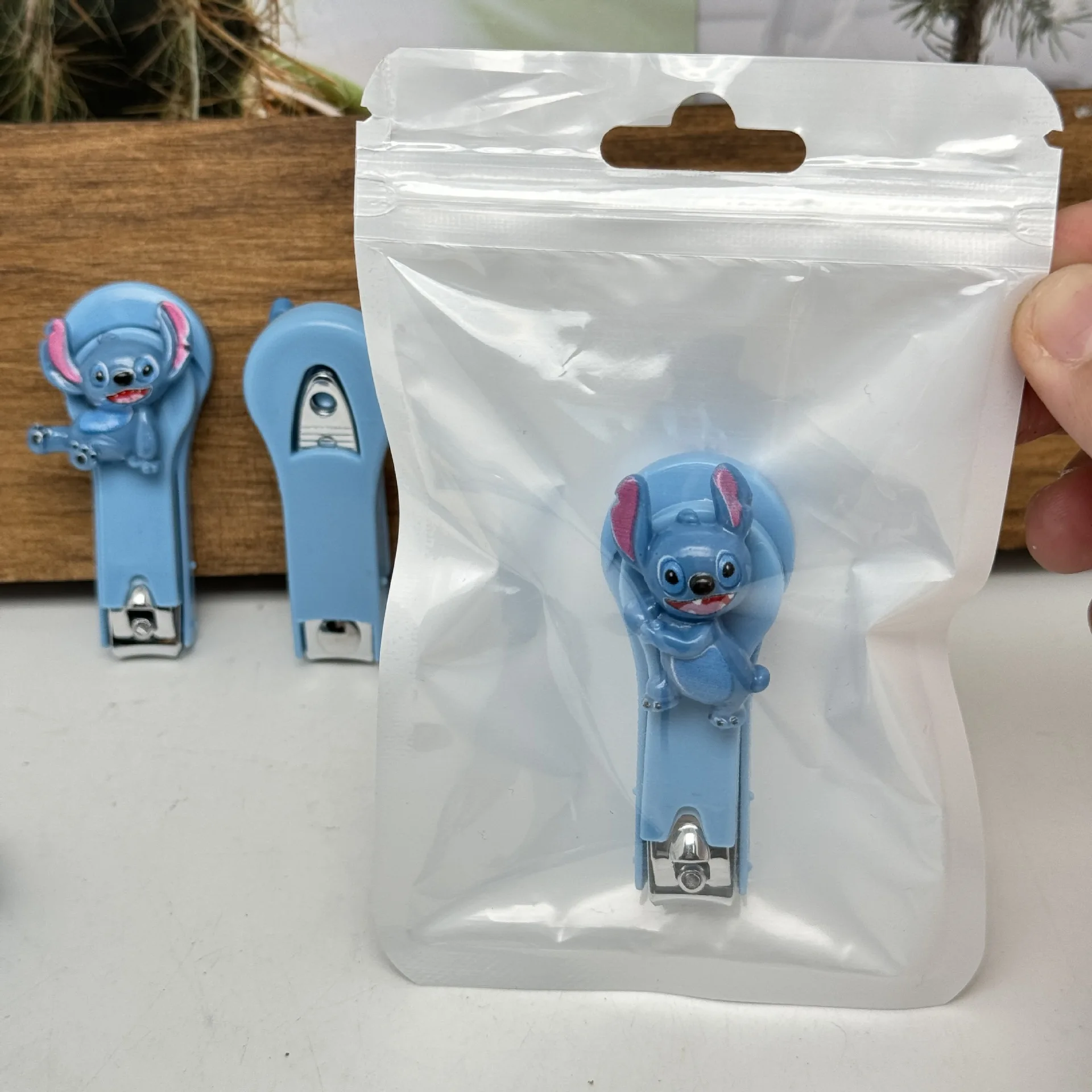 Фото Disney Loli and Stitch, зажимы для ногтей, милые стички, аниме-фигурки, товары для дома, ножницы для ногтей из нержавеющей стали, игрушки, подарки №4