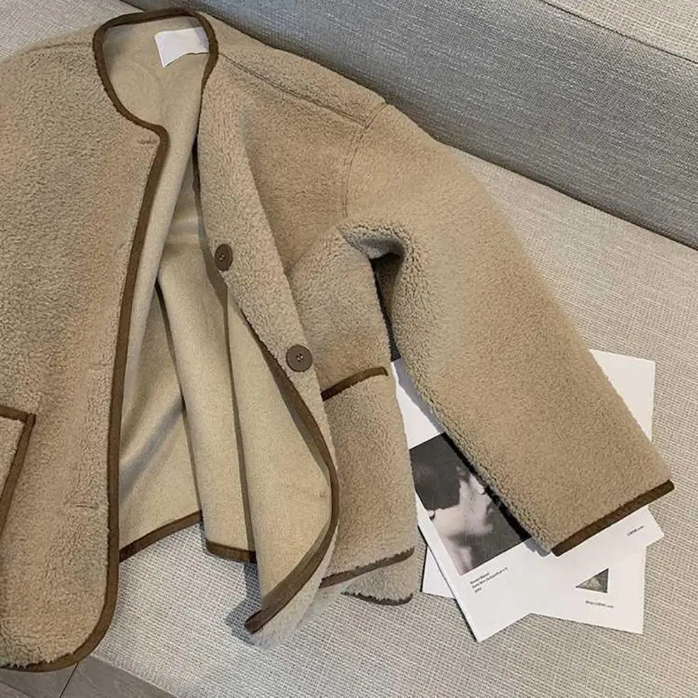 

Женское однобортное зимнее пальто в Корейском стиле с накладными карманами