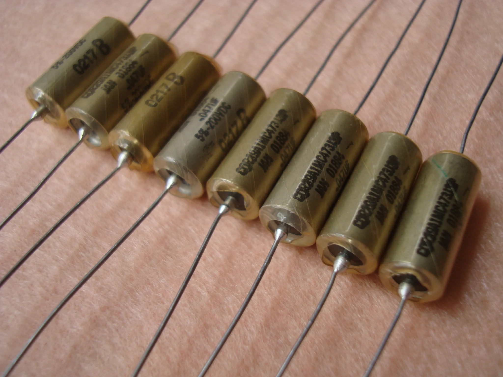 

200V 0.047UF Antique Oil Immersed Guitar Poleless Capacitor