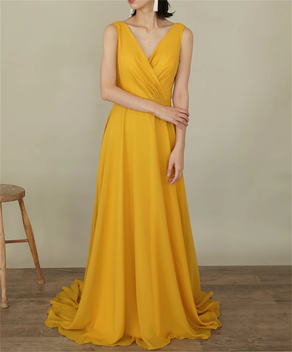 ТРАПЕЦИЕВИДНОЕ ПЛАТЬЕ подружки невесты с V-образным вырезом без рукавов Красивая