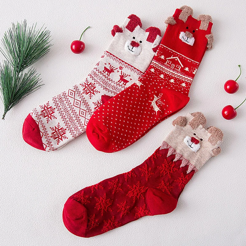 

Lovely Comfortable Autumn Winter Bright Red Socks 3D Cartoon Bear Christmas Socks Cotton Women Socks Cute Cartoon Casual Sock