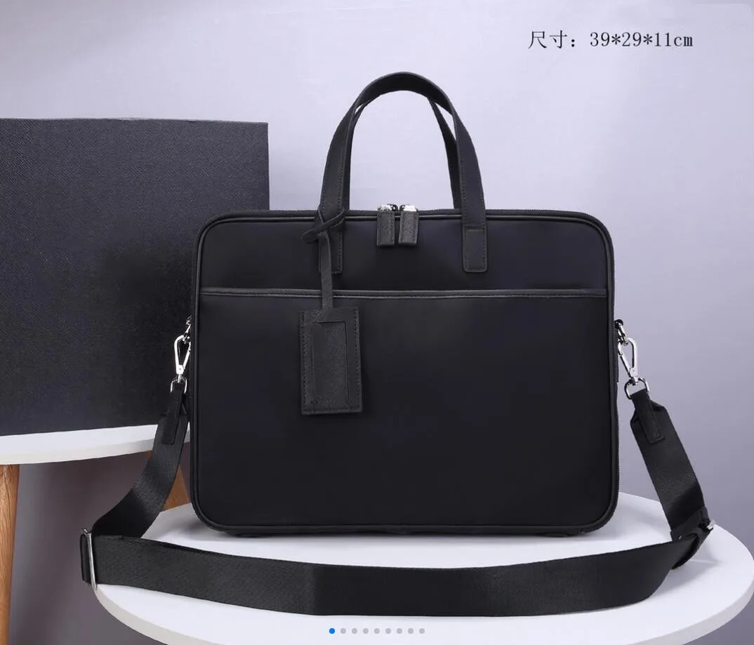 

Men's Large Capacity Nylon Shoulder Briefcase Nylon Business Bag