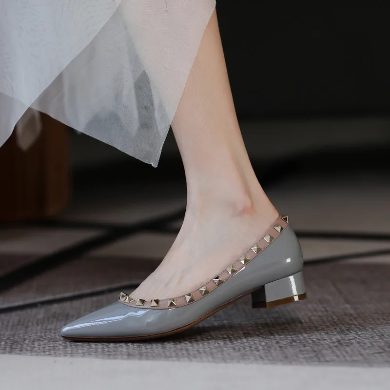 2023 Women High Heels shoes Designer Brand Pumps Rivets Pointed toe Casual Squar Heel 3cm Luxurys Leather Comfortable Office Sho