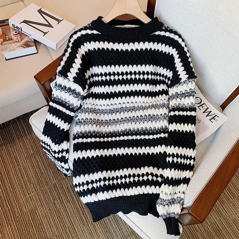 

Женский свободный пуловер в полоску, повседневный теплый вязаный свитер с длинным рукавом и круглым вырезом, модель V939 на зиму, 2022