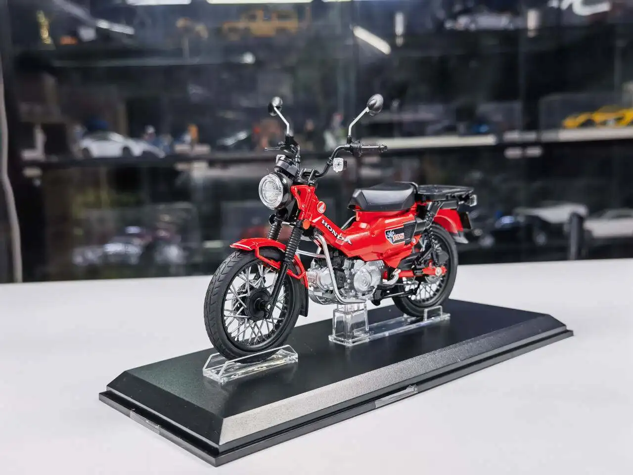 Фото Модель мотоцикла Honda CT125 из литого металла Aoshima, масштаб 1:12 №3