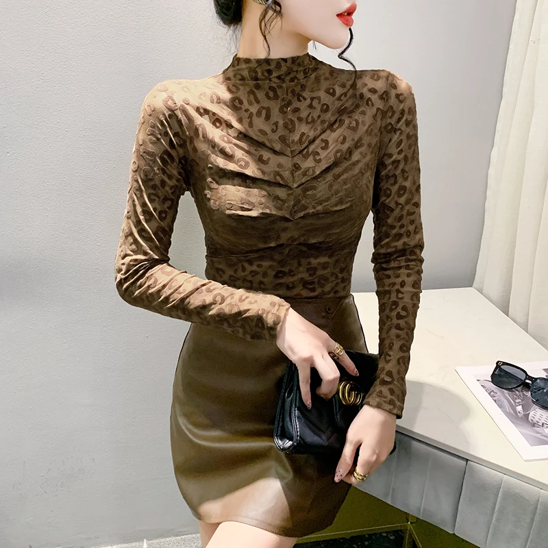 

Женская Сетчатая футболка с леопардовым принтом, Приталенная футболка с длинным рукавом, из флока, в европейском стиле, Осень-зима 2023