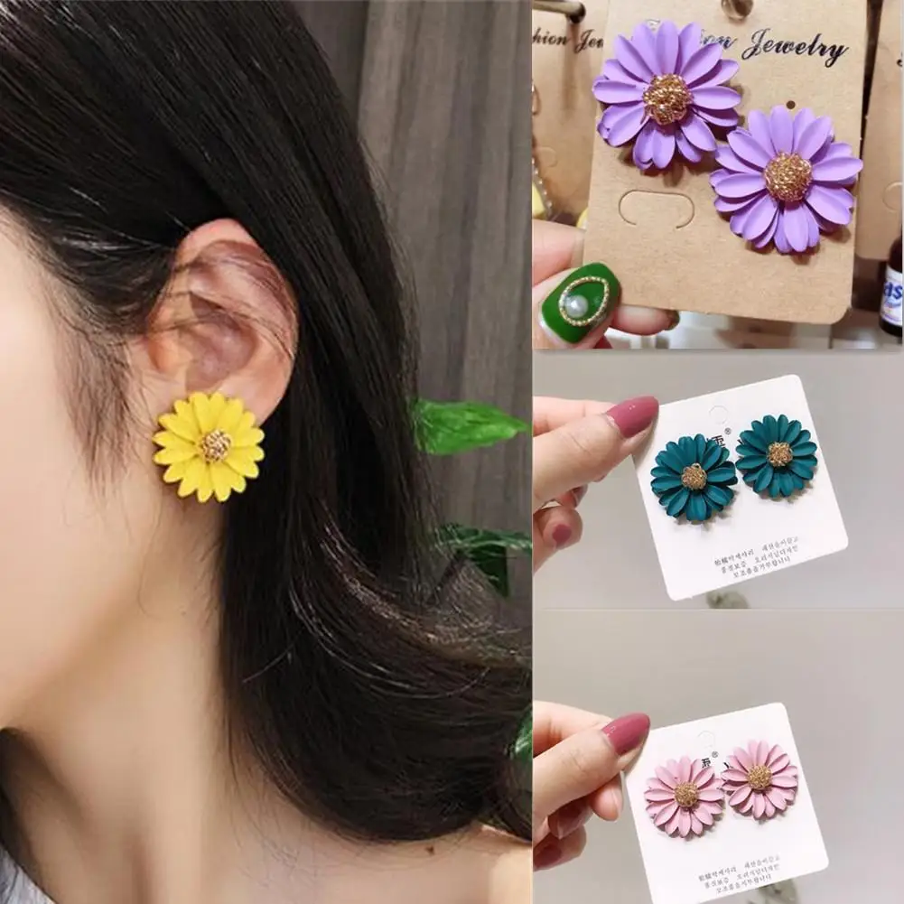 

1 Pair Earrings Color Chrysanthemum Flower Stud Earring Simple Sweet Pastoral Style Earring Wholesale