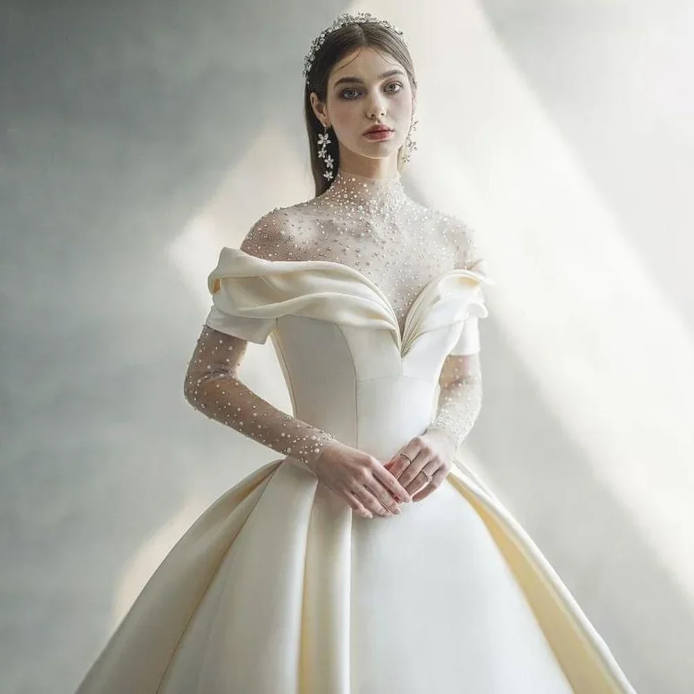 Элегантные свадебные платья с хрустальным жемчугом и высоким воротником