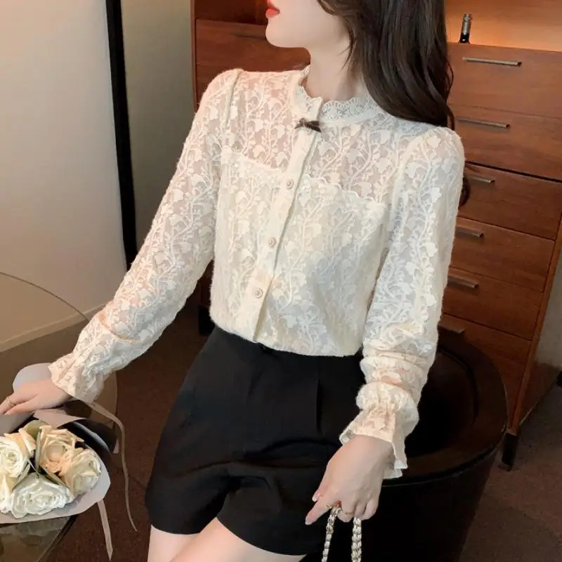 

Woman Elegant Long Sleeve Hollow Out Lace Casual Blouse Female Lace Print Shirt Femme Autumn Ladies Single Breasted Blouse G365