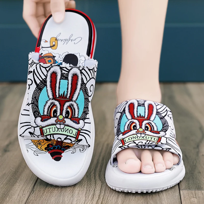 

Мужские шлепанцы с надписью, уличная пляжная обувь, китайские модные Нескользящие, летние тапки для отдыха, 2023