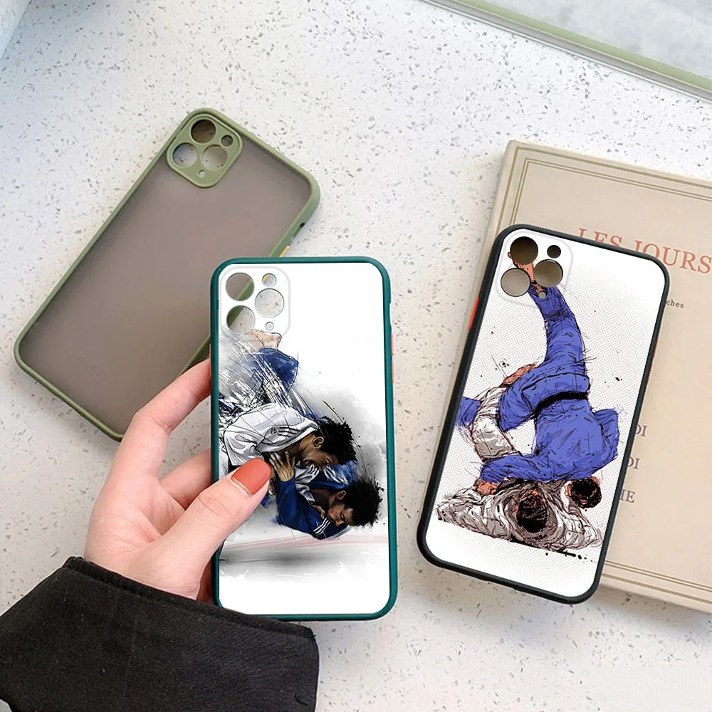 Чехол для телефона iPhone 14 13 12 Mini 11 15 Pro XS Max X XR SE 7 8 6S Plus Karate Judo Muay Thai прозрачный