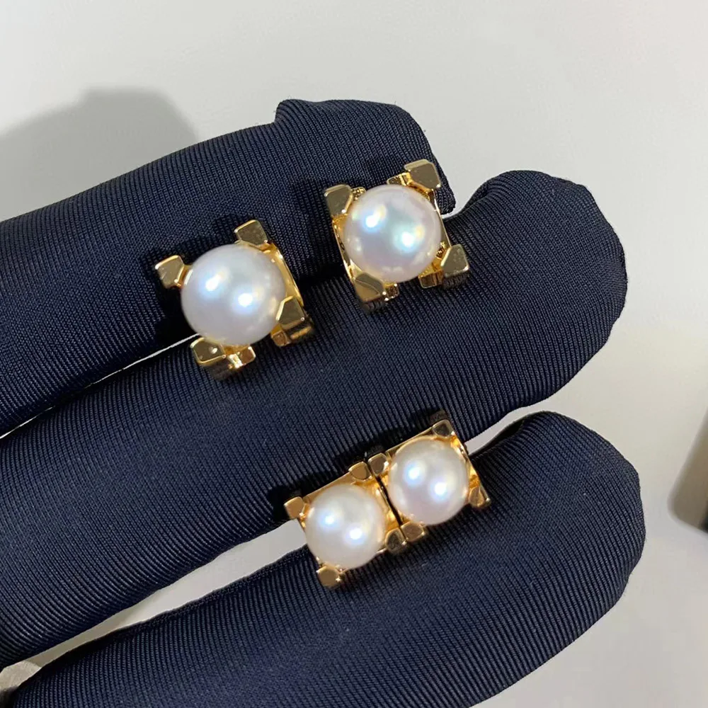

Charm Outstanding CNC Proces V Gold 8MM 6MM Glossy Natural Pearl Stud Earrings Rose Plated Luxury Brand Accessories For Women
