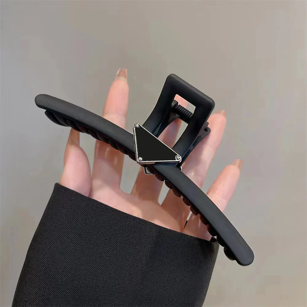 

PD Black matte high-end hair clip women's large hair volume multi-catch clip back head clip disc hair shark clip