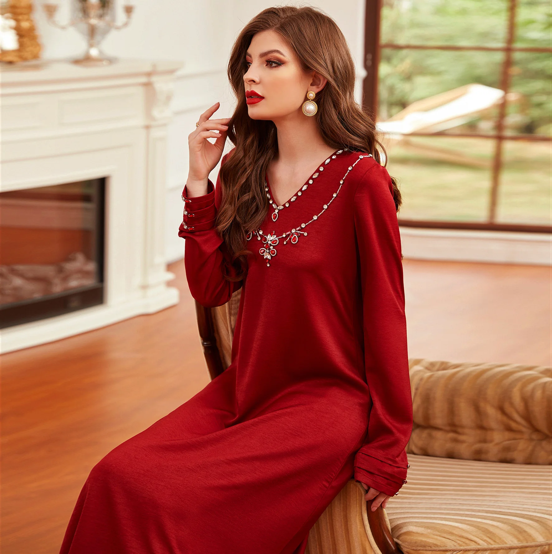 

Red Abaya For Women V-neck Dubai Turkish Dress Loose Velvet Satin Wine Red Hand Sewn Drill Gown Long Sleeve Dress Female Clothes
