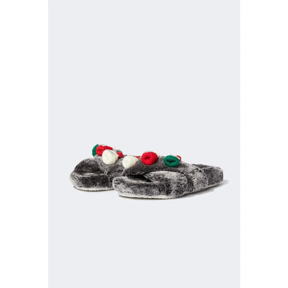 

Dorlie Women Christmas Theme Plush Home Slipper X2529AZ21WN