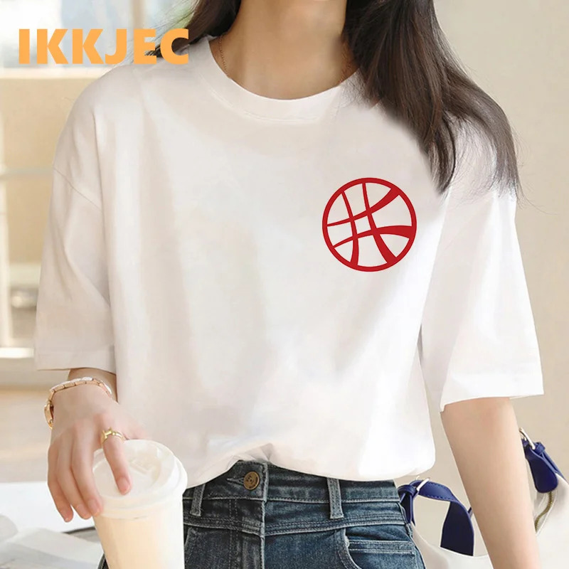 

Женская белая футболка с надписью «dr странная»