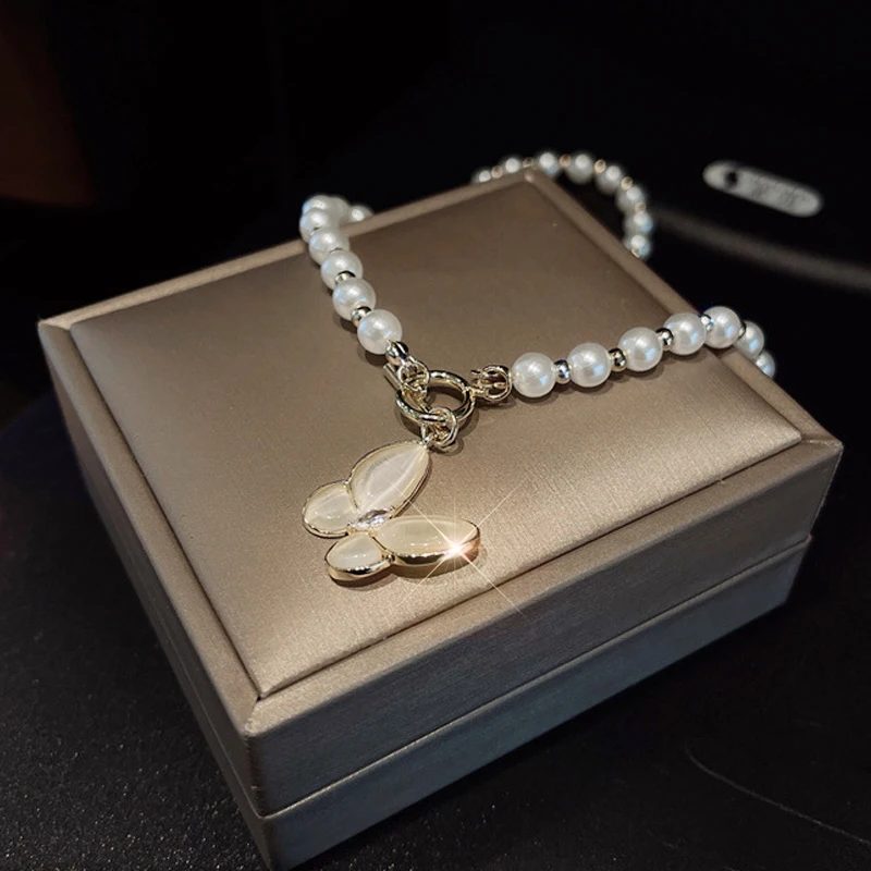 

French Style Elegant Pearl Butterfly Necklace for Femme temperament Trendy Collar Clavicle Chain Bijoux Choker Ornaments