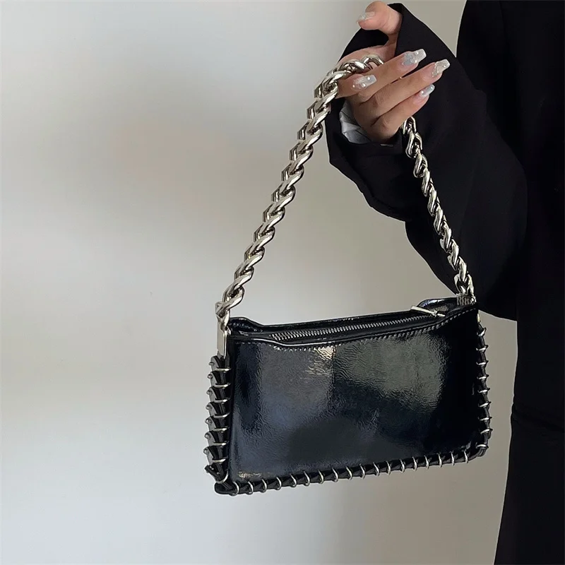 

Women's Chain Underarm Shoulder Bag Glossy Patent Leather Hot Girls Small Square Messenger Bags All-match Purse Handbags