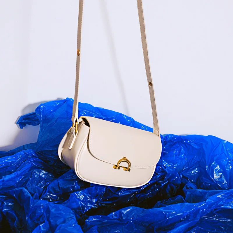 

2022 Women New Fashion Light Luxury Concise Saddle Bag Candy Colors Shoulder Bag Crossbody Bag Office Daily