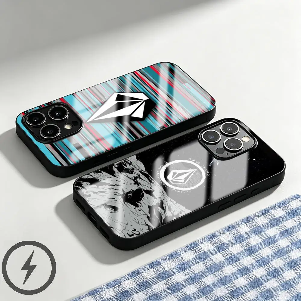 Фото Чехол для телефона Cultural Youth V-volcom для iPhone 17 16 15 14 13 12 11 X XR XS 8 Plus Mini Pro Max, стеклянный магнитный чехол №1