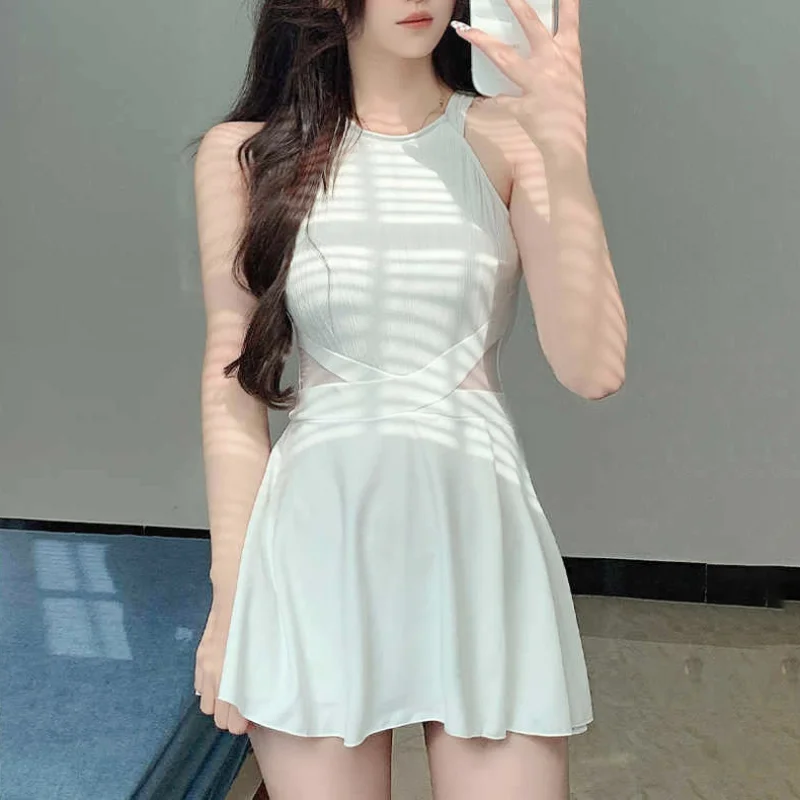 

Женский слитный купальник с юбкой на бретельках, белый облегающий купальник для шоу, тонкий купальник с открытой спиной, консервативное бикини без рукавов