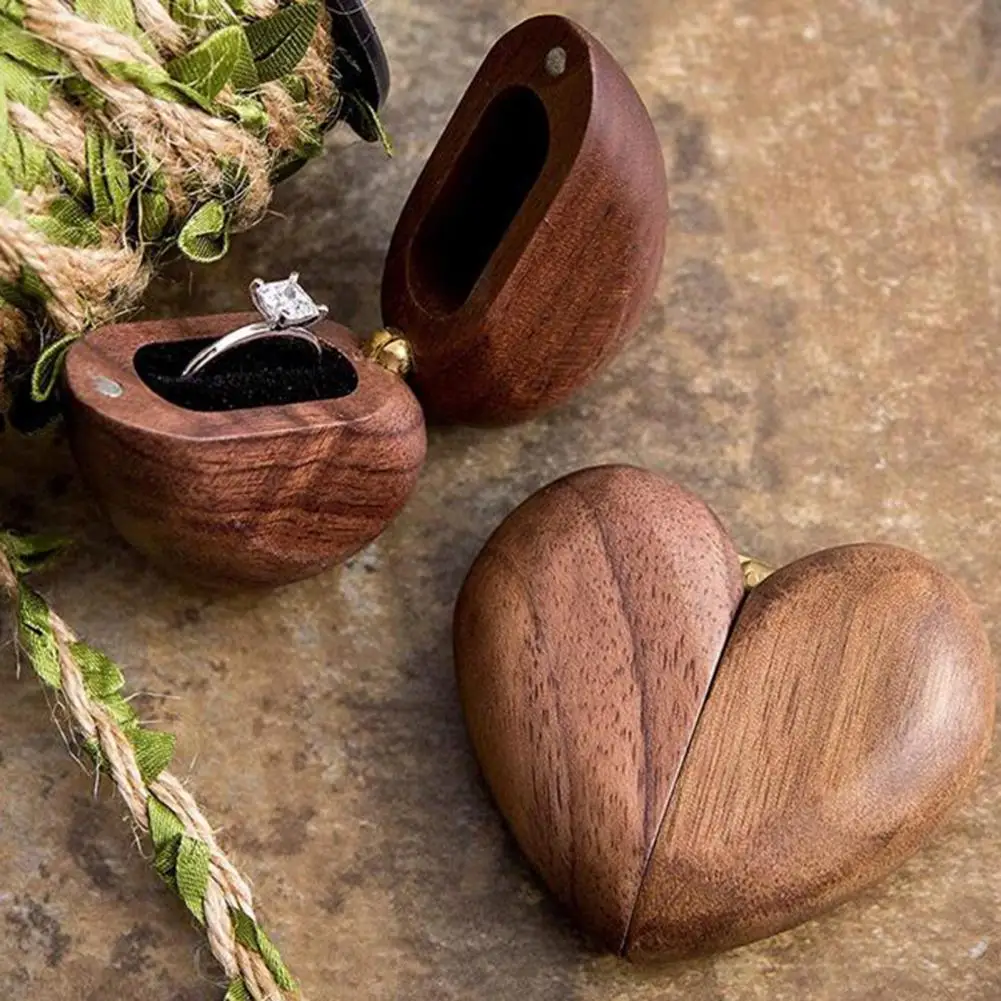 

Exquisite Creative Storage Box Ring for Wedding Ring Box Collection Heart-shaped Black Walnut
