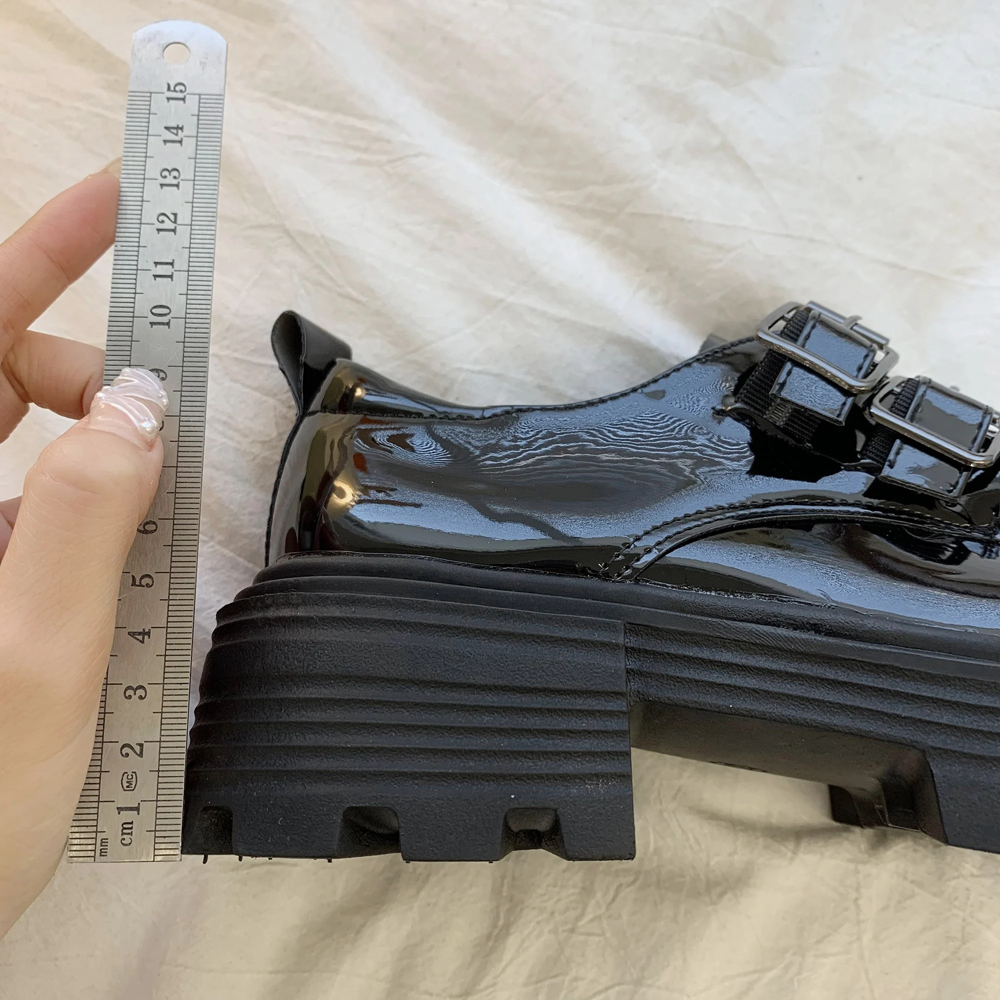 2023 Women thick bottom shoes New chunky heel women Loafers Retro Mary Jane Shoes College girls lolita sneakers JK leather shoes