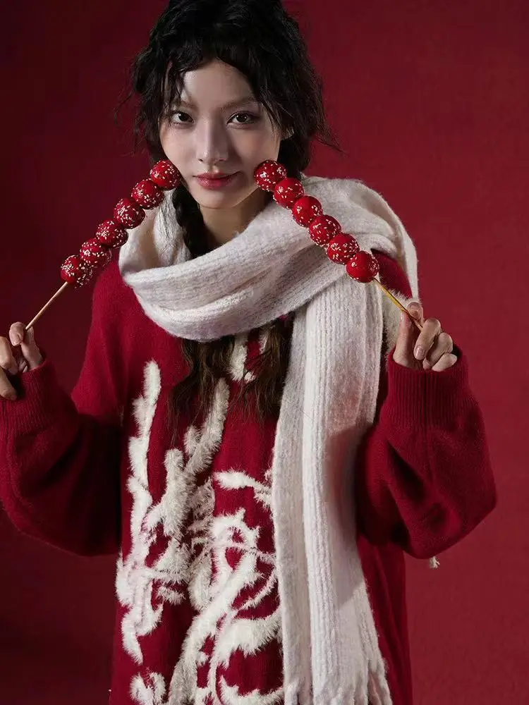 Рисунок 4 - Осенне-зимний мужской свитер с принтом дракона