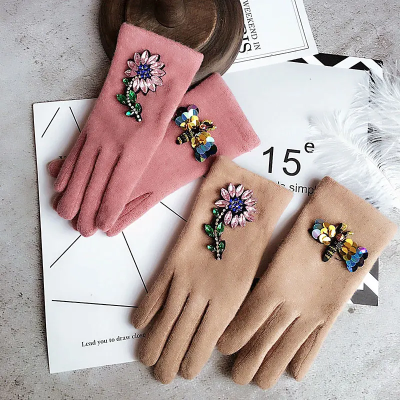 

MYALICE Fashion Cute Rhinestone Bee Flower decoration wool Gloves Thicken winter warm mittens Designer Brand party Wholesale