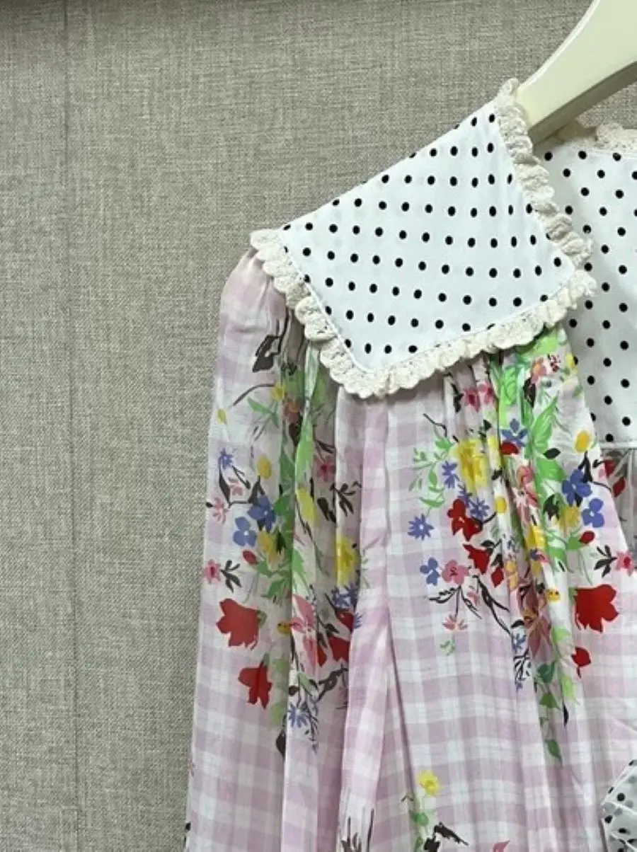 

Women's Plaid Floral Print V-Neck Polka Dot Decoration Long Sleeve Elegant Maxi Dress