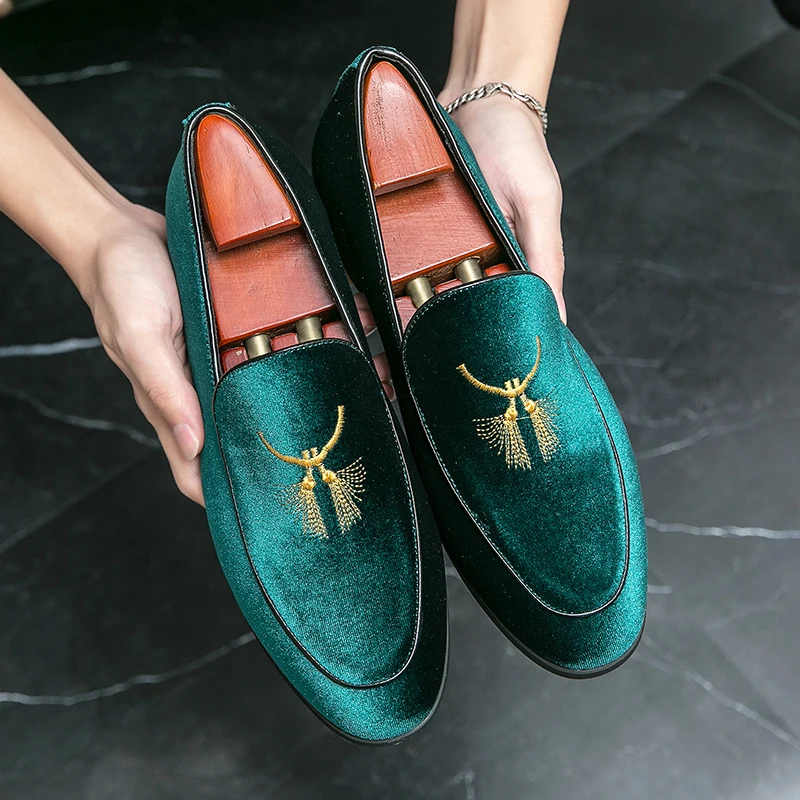 

Men Casual Fashion Men Shoes Men Loafers Moccasins Slip On Men's Flats Male Driving Shoes Suede Luxury Pointed