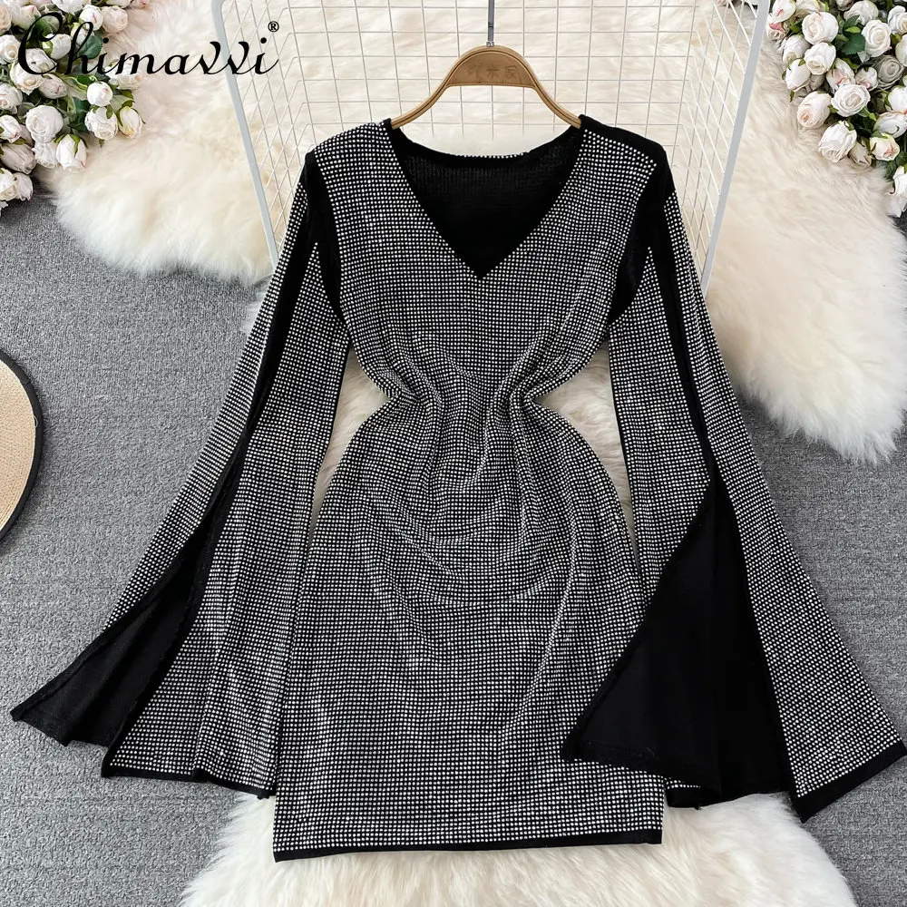 

2023 Spring New European Station Sexy Slim Fit V-neck Dress Fashion Side-Slit Flared Long Sleeve A- Line Rhinestone Dress Women