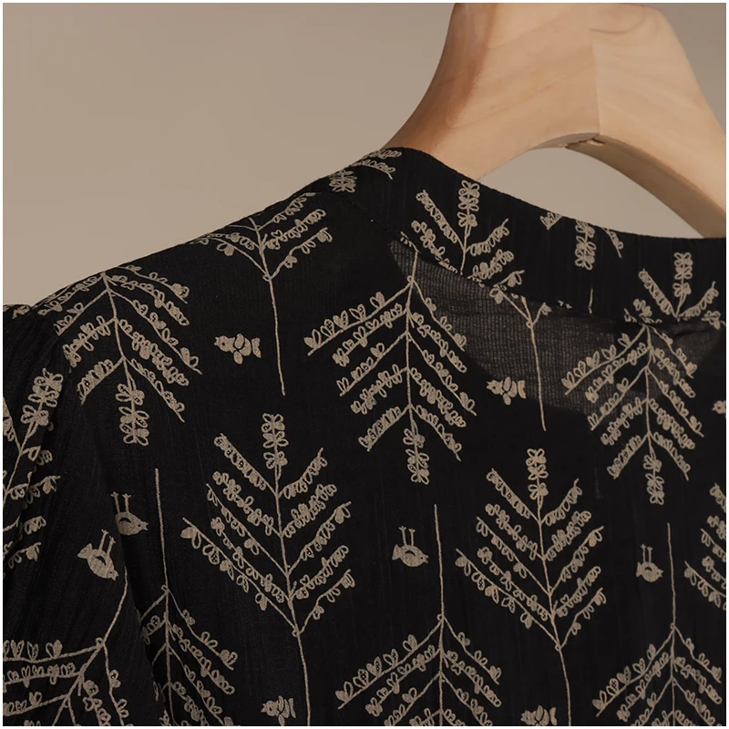 Новинка лета 294 облегающее платье средней длины со шнуровкой воротником-стойкой