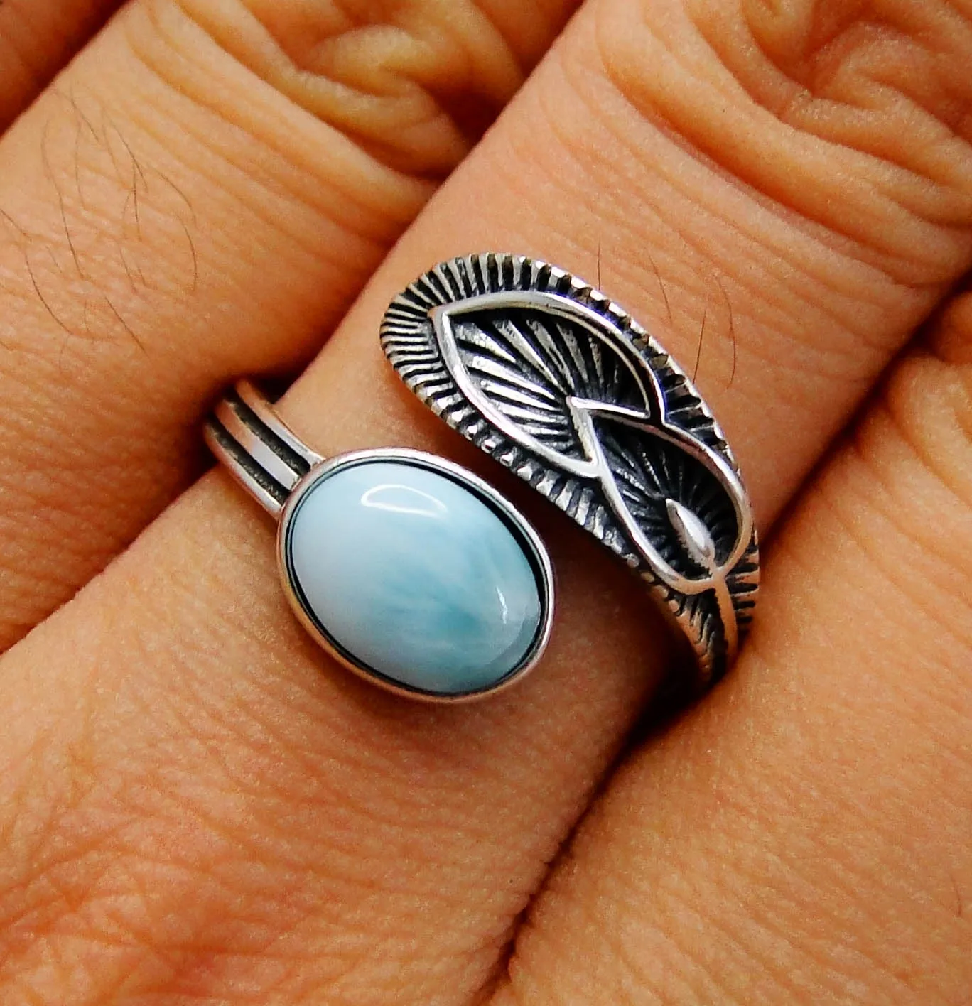 Лидер продаж кольцо в виде листьев под старину из натуральной Доминики