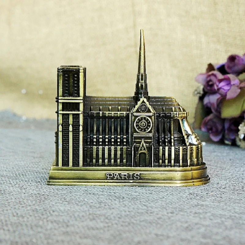 

Simulated Metal Notre Dame Cathedral Model Paris Landmark Ancient Building Tourist Souvenir Home Decor Furnishing Articles Gifts