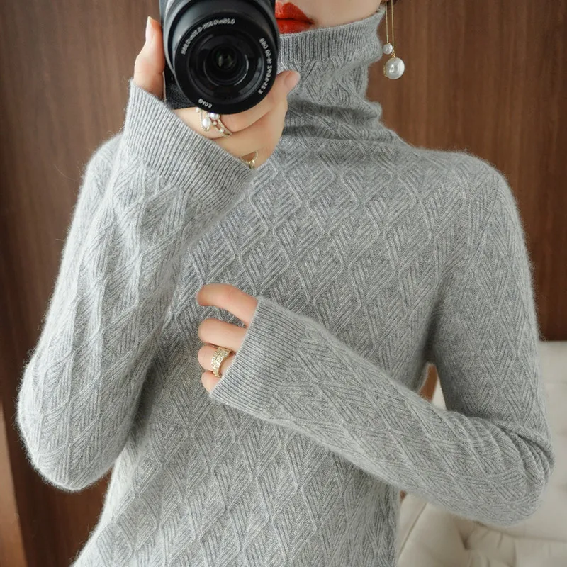 Осенне-зимний свитер с высоким воротником женский универсальный модный вязаный