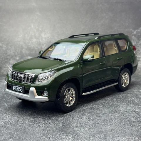 Металлическая модель Toyota Prado 1:18